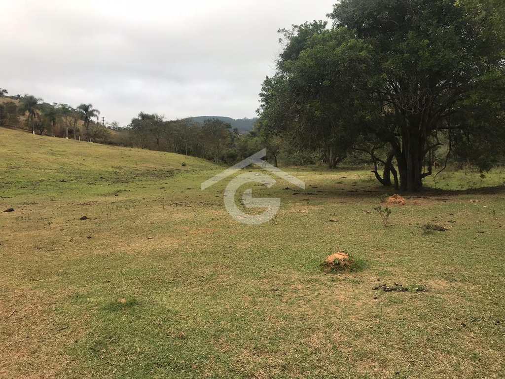 Sítio em Guararema, no bairro Itapeti