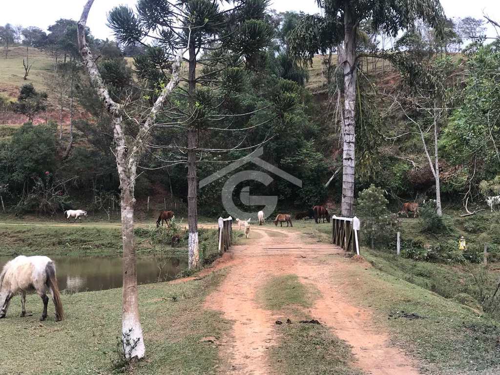 Sítio em Guararema, no bairro Itapeti
