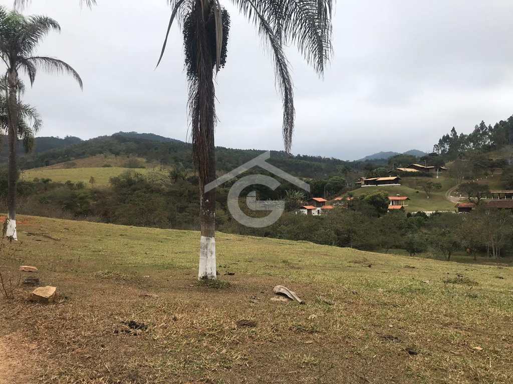 Sítio em Guararema, no bairro Itapeti
