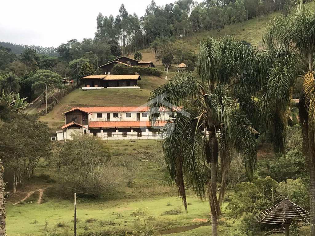 Sítio em Guararema, no bairro Itapeti