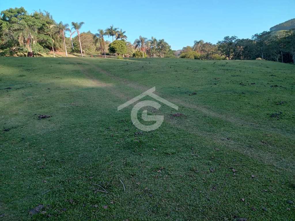 Sítio em Guararema, no bairro Itapeti