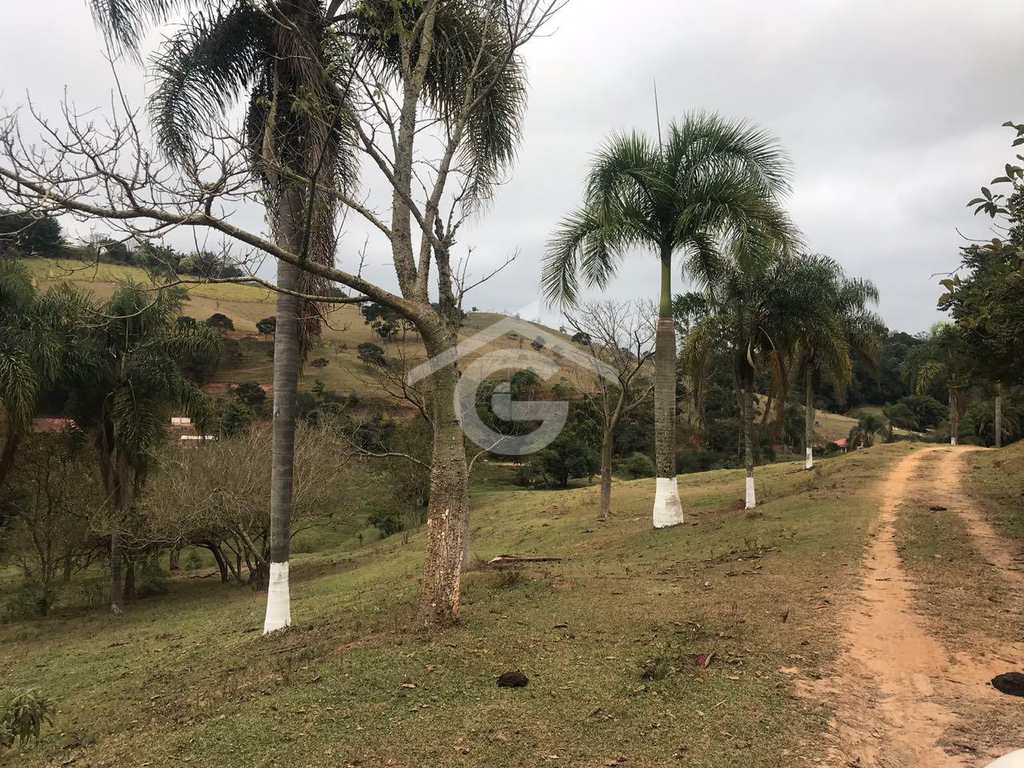 Sítio em Guararema, no bairro Itapeti