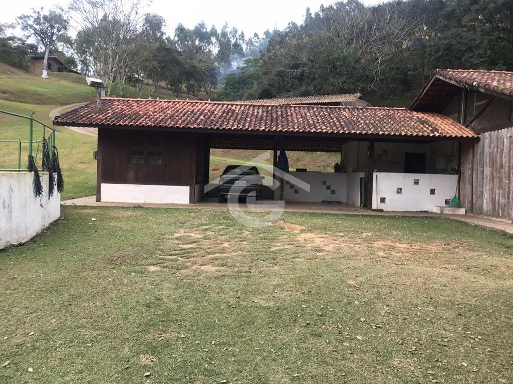 Sítio em Guararema, no bairro Itapeti