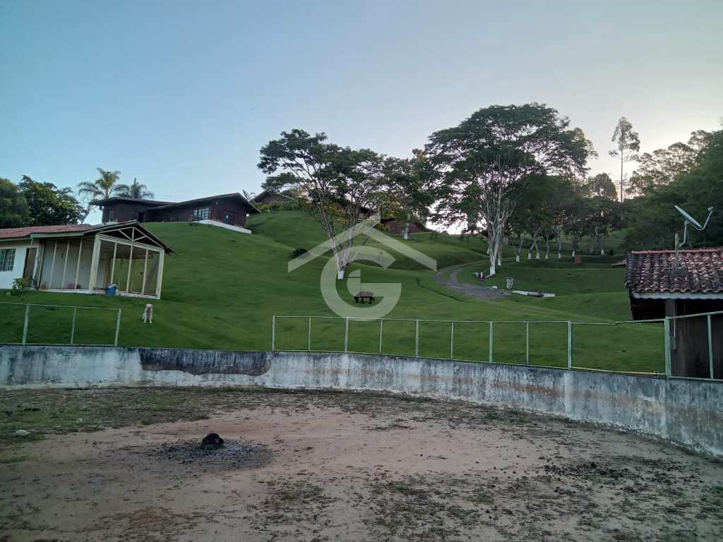Sítio em Guararema, no bairro Itapeti