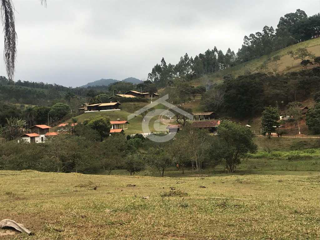 Sítio em Guararema, no bairro Itapeti