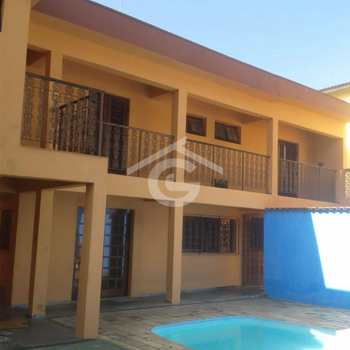Casa em Guararema, bairro Centro