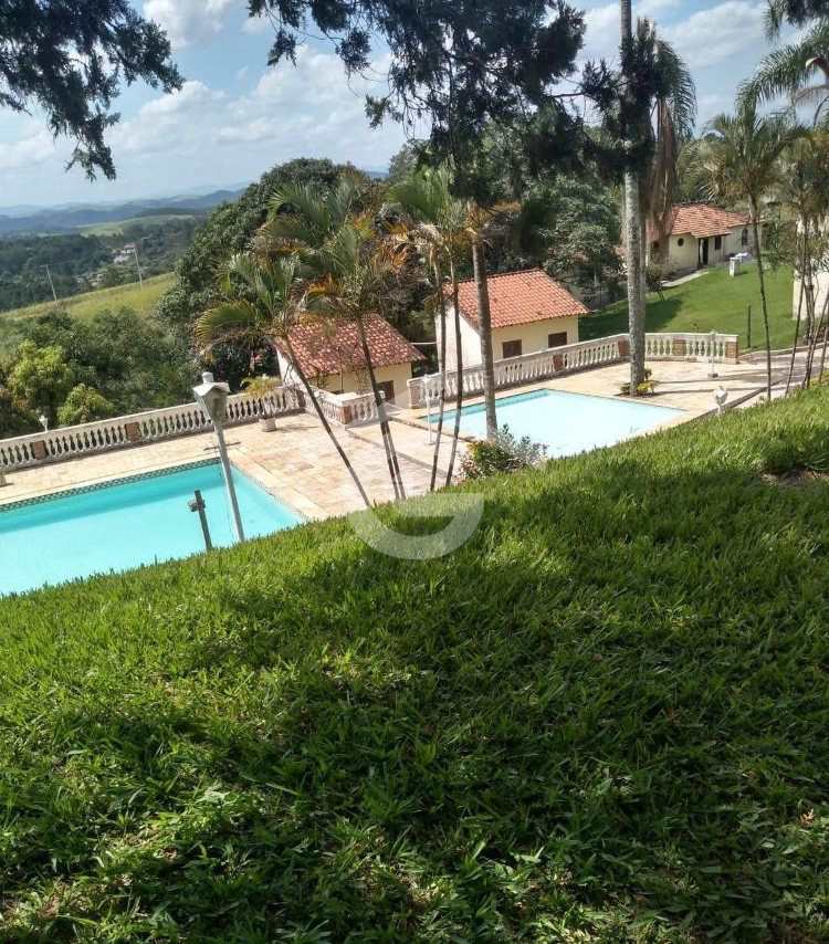 Sítio em Guararema, no bairro Parque Agrinco