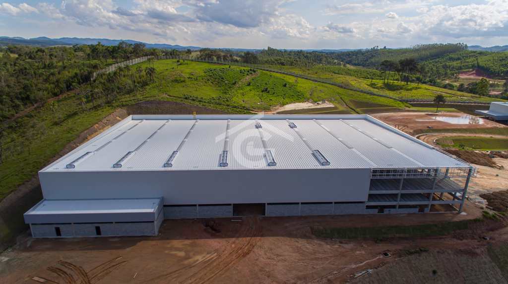 Galpão Industrial em Guararema, no bairro Paratei