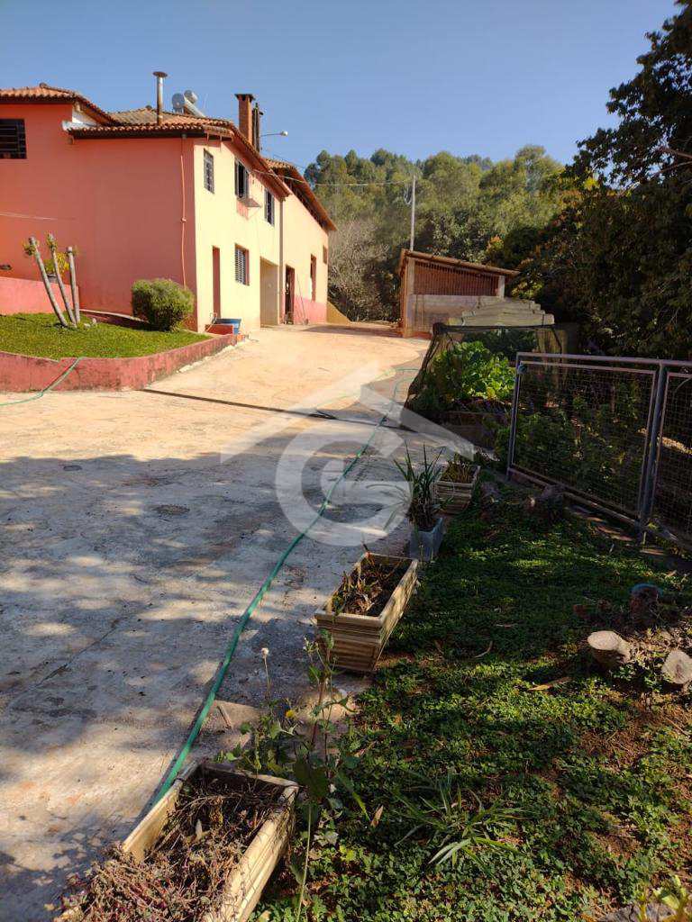 Sítio em Poços de Caldas, no bairro Área Rural de Poços de Caldas