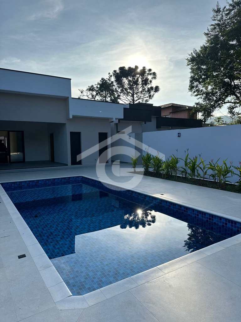 Casa em Guararema, no bairro Itapema
