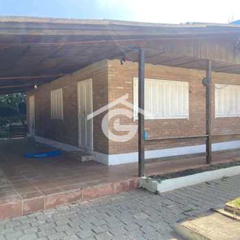 Casa em Guararema, bairro D'ajuda