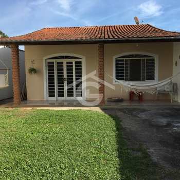 Casa em Guararema, bairro Itapema
