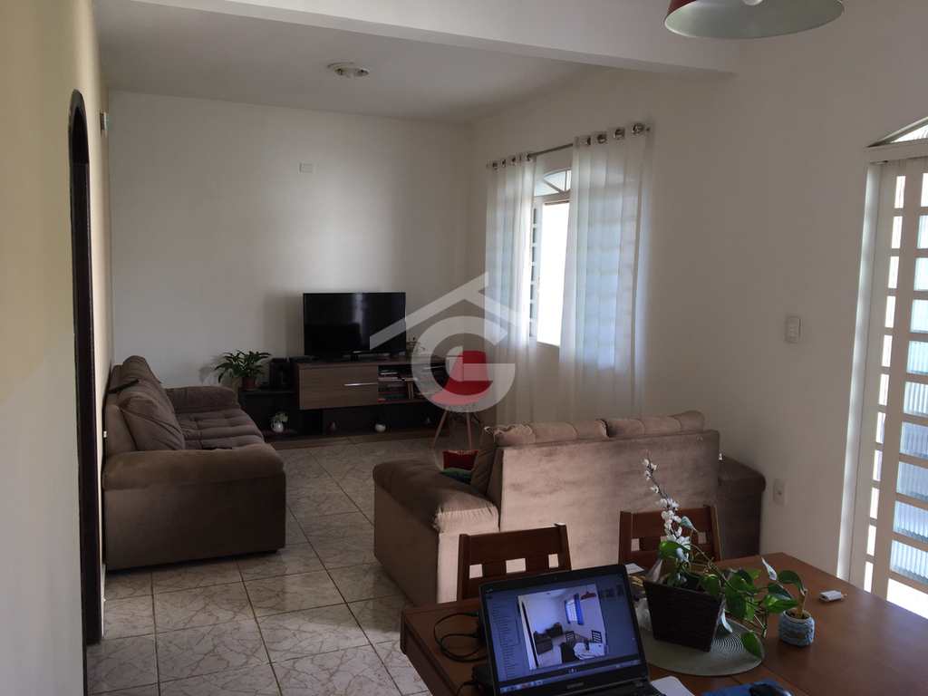 Casa em Guararema, no bairro Itapema