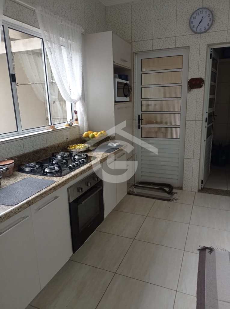 Casa em Guararema, no bairro Ponte de Pedra