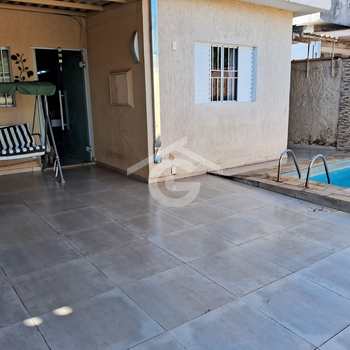 Casa em Guararema, bairro Itapema