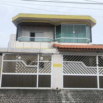 Sobrado em Praia Grande, bairro Tupi