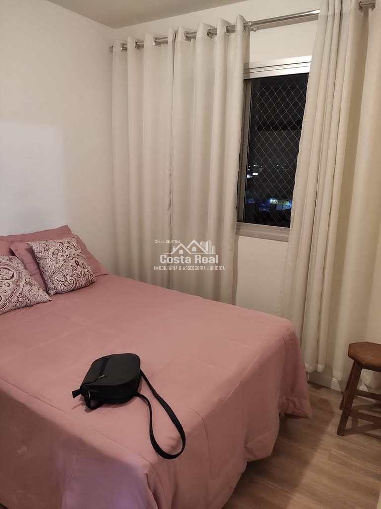 Apartamento em Carapicuíba, no bairro Vila Silviânia