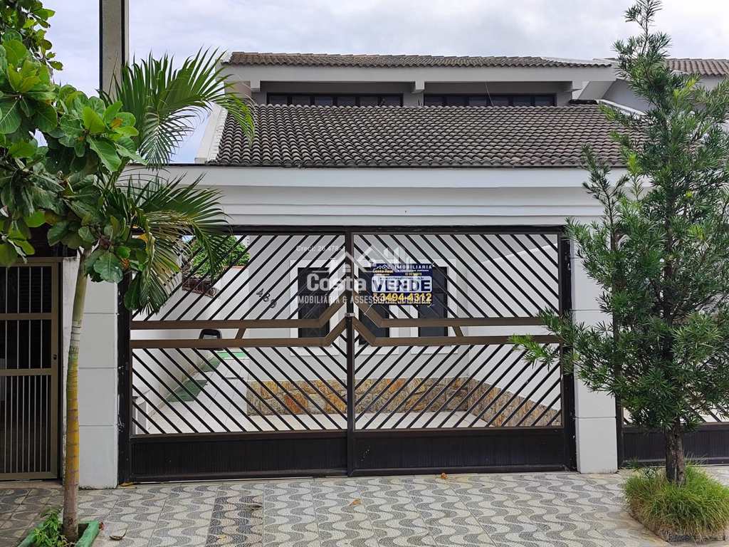 Casa em Praia Grande, no bairro Maracanã