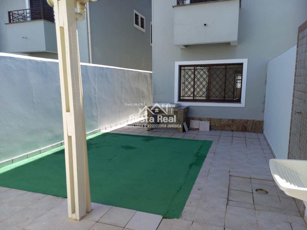Casa em Praia Grande, no bairro Maracanã