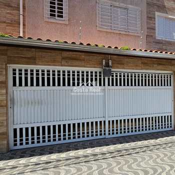Casa em Praia Grande, bairro Canto do Forte