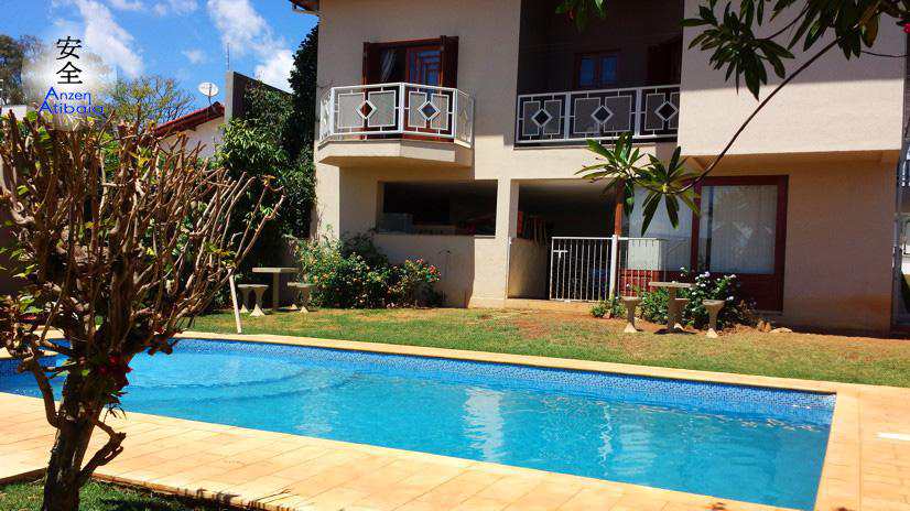 Casa em Atibaia, no bairro Atibaia