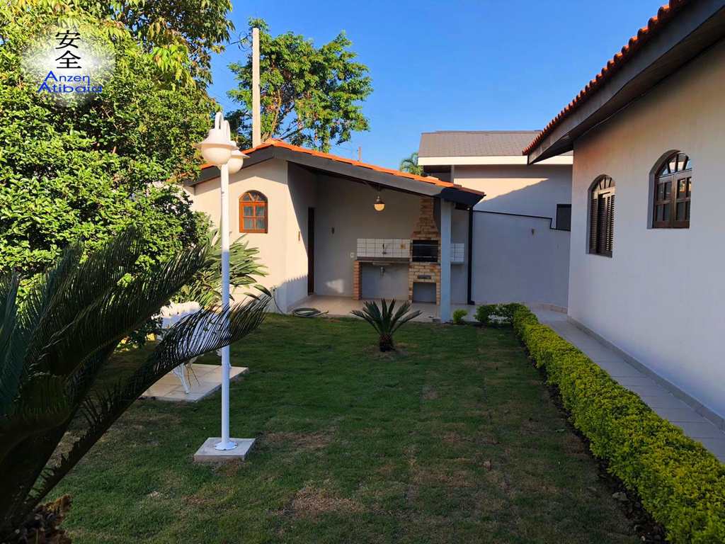 Casa em Atibaia, no bairro Atibaia