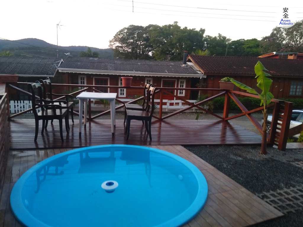 Casa de Vila em Atibaia, no bairro Rio Abaixo