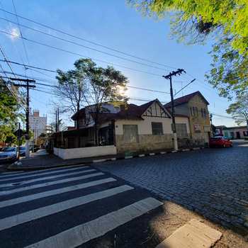 Casa Comercial em Atibaia, bairro Centro