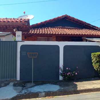 Casa em Nazaré Paulista, bairro Centro