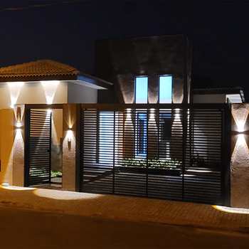Casa de Condomínio em Atibaia, bairro Atibaia