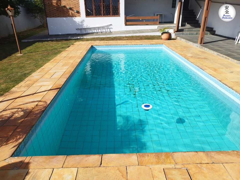 Casa em Atibaia, no bairro Atibaia
