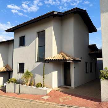 Casa de Condomínio em Atibaia, bairro Itapetinga