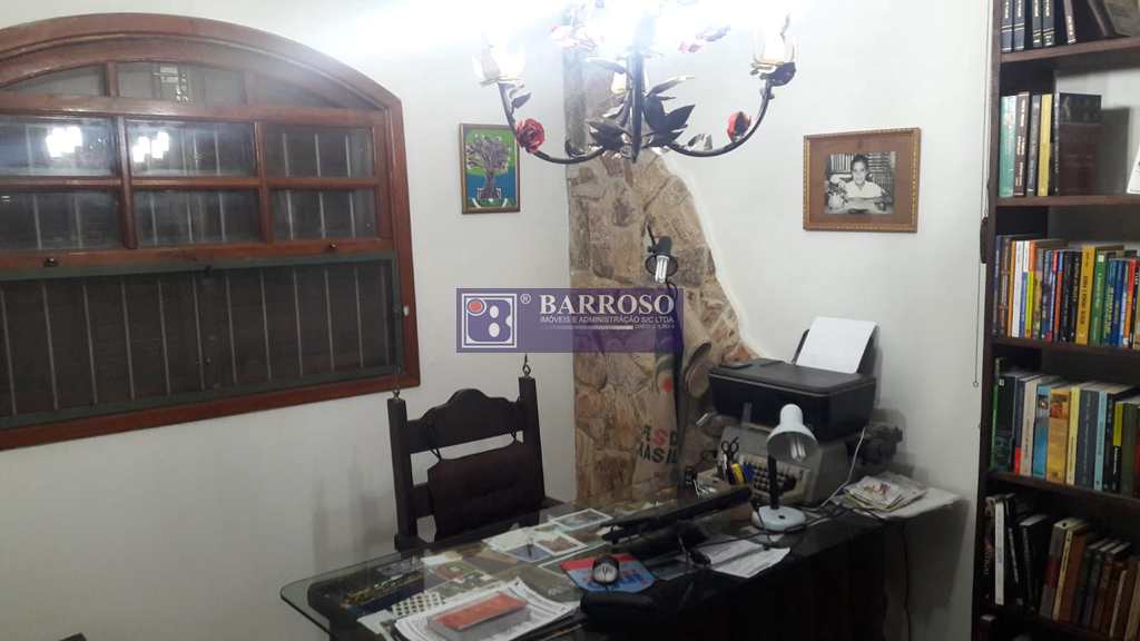 Casa em Serra Negra, no bairro Bosque das Arapongas