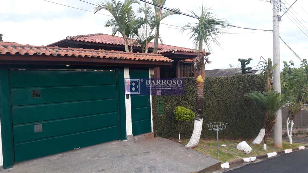 Casa em Serra Negra, no bairro Bosque das Arapongas