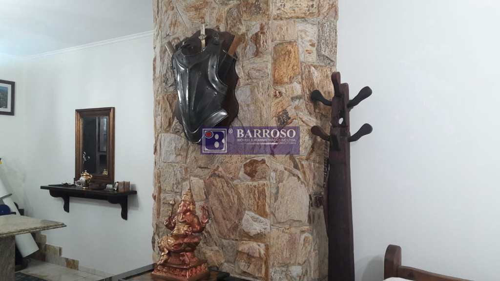 Casa em Serra Negra, no bairro Bosque das Arapongas