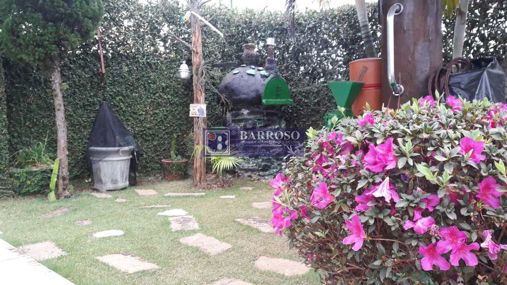 Casa em Serra Negra, no bairro Bosque das Arapongas