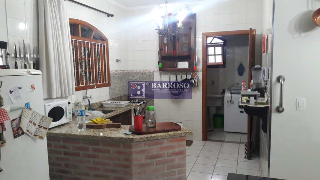 Casa em Serra Negra, no bairro Bosque das Arapongas