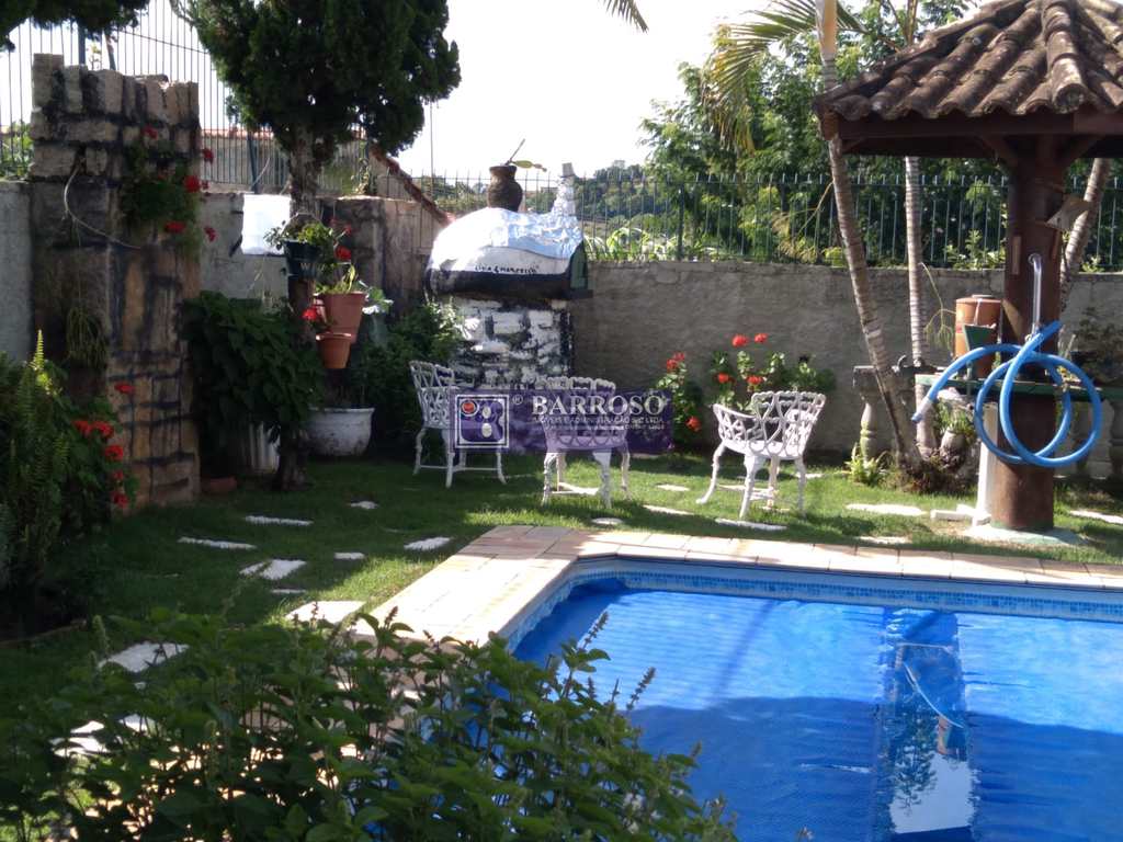 Casa em Serra Negra, no bairro Bosque das Arapongas