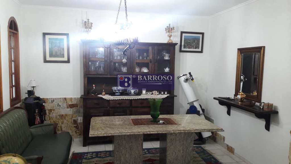 Casa em Serra Negra, no bairro Bosque das Arapongas