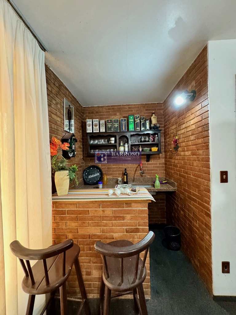 Casa em Serra Negra, no bairro das Posses