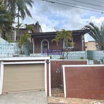Casa em Águas de Lindóia, bairro Vila Assumpção