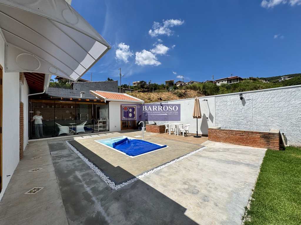 Casa em Serra Negra, no bairro Próximo Ao Centro