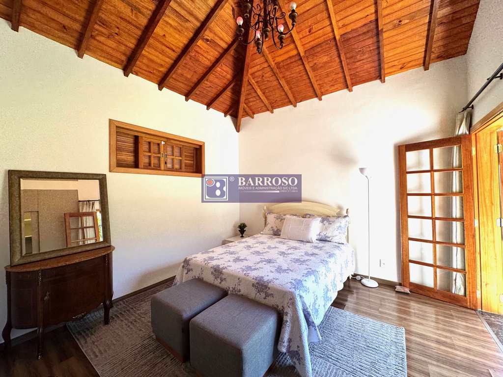 Casa em Serra Negra, no bairro Próximo Ao Centro