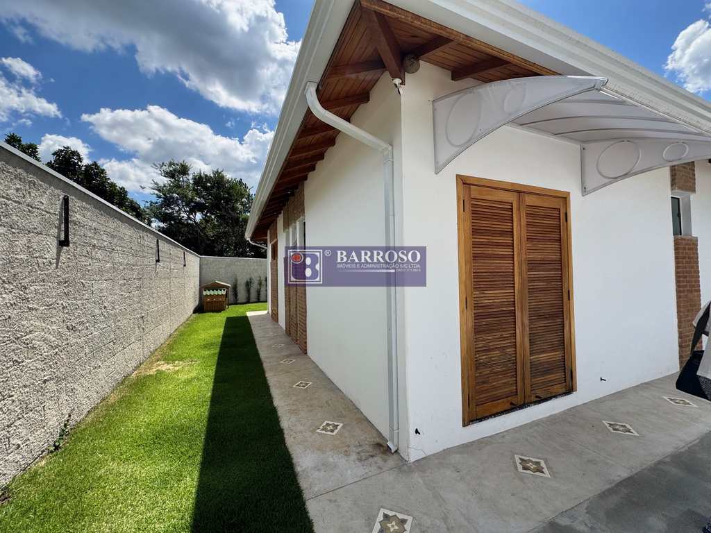 Casa em Serra Negra, no bairro Próximo Ao Centro