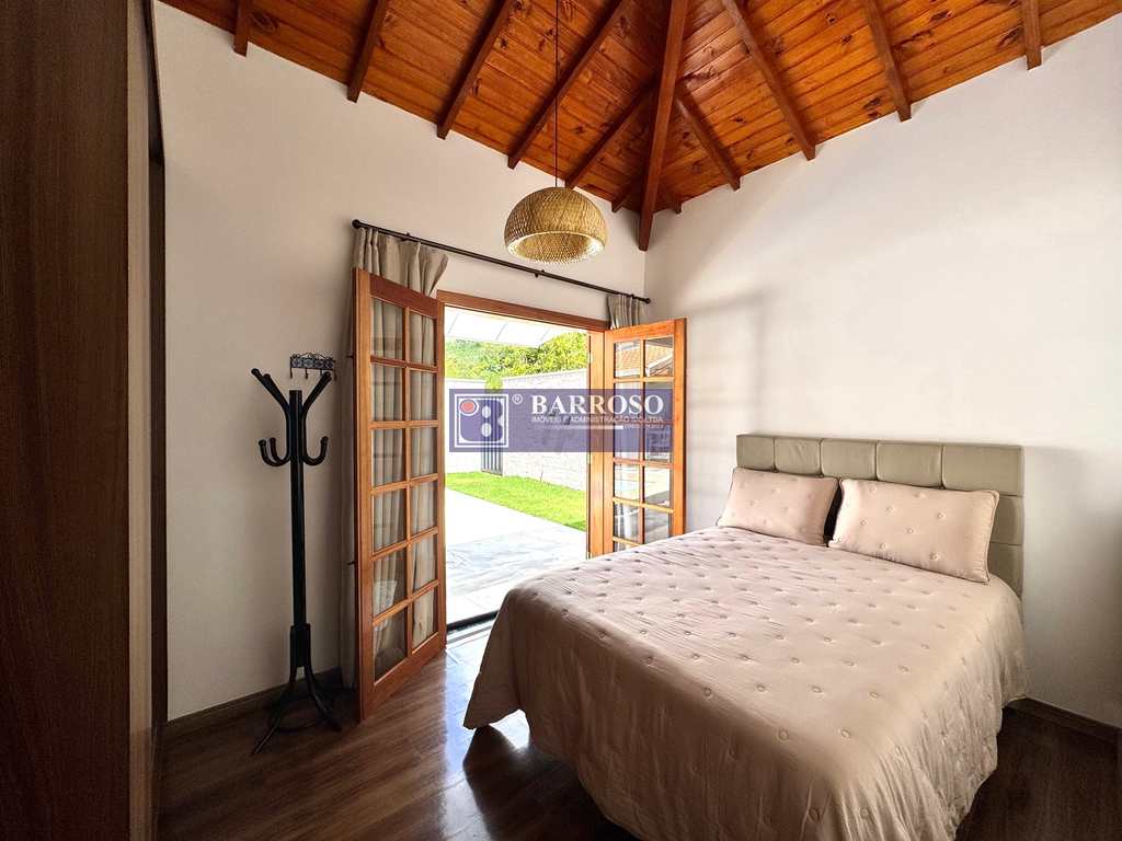 Casa em Serra Negra, no bairro Próximo Ao Centro