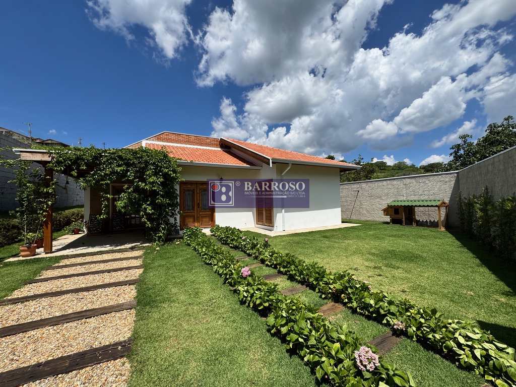Casa em Serra Negra, no bairro Próximo Ao Centro