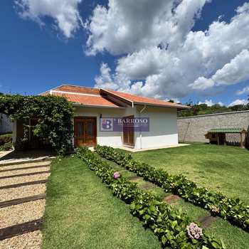 Casa em Serra Negra, bairro Próximo Ao Centro