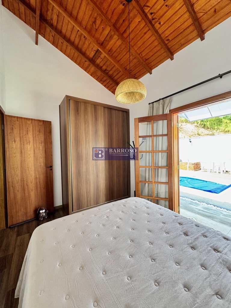 Casa em Serra Negra, no bairro Próximo Ao Centro