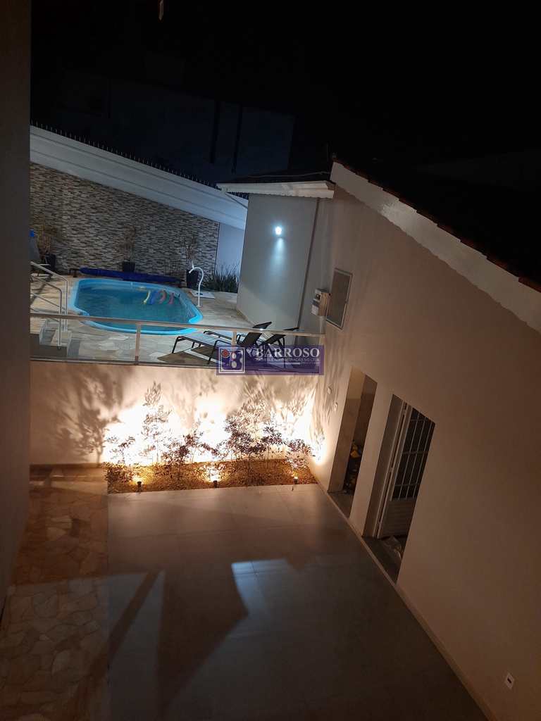 Casa em Serra Negra, no bairro Estância Suíça