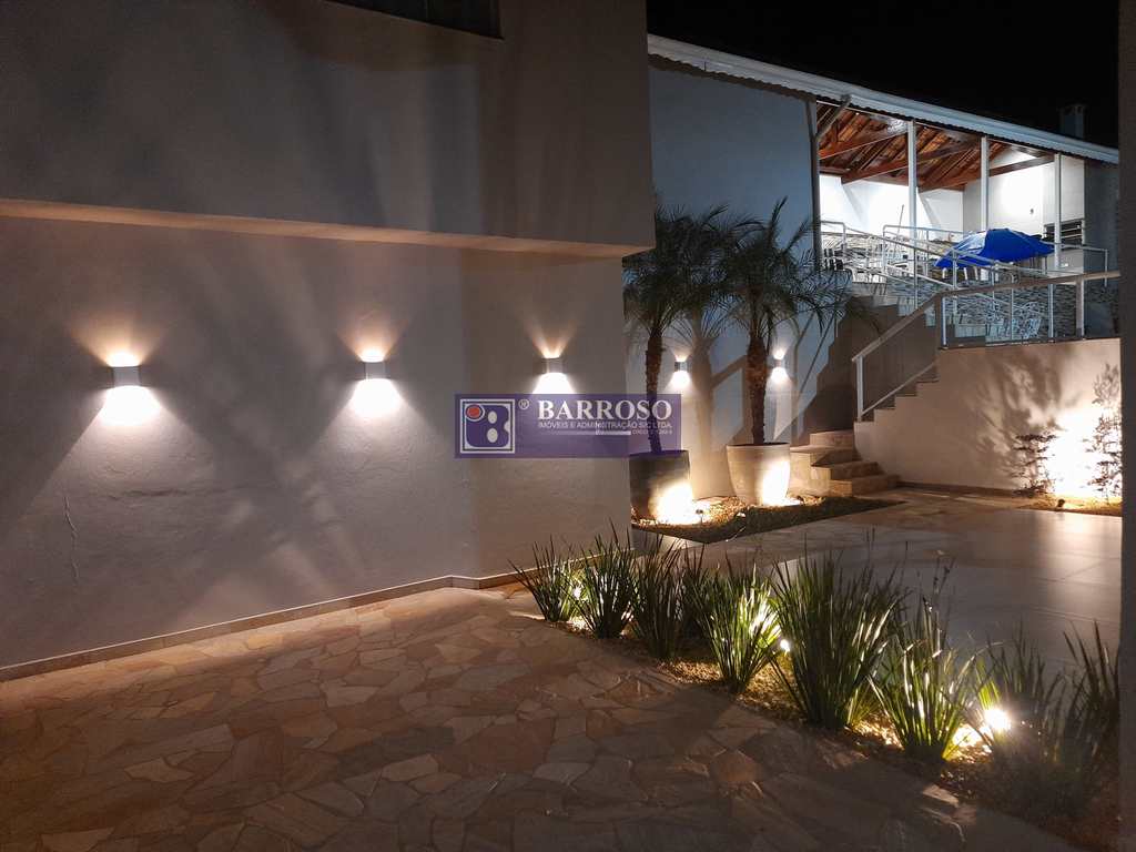 Casa em Serra Negra, no bairro Estância Suíça